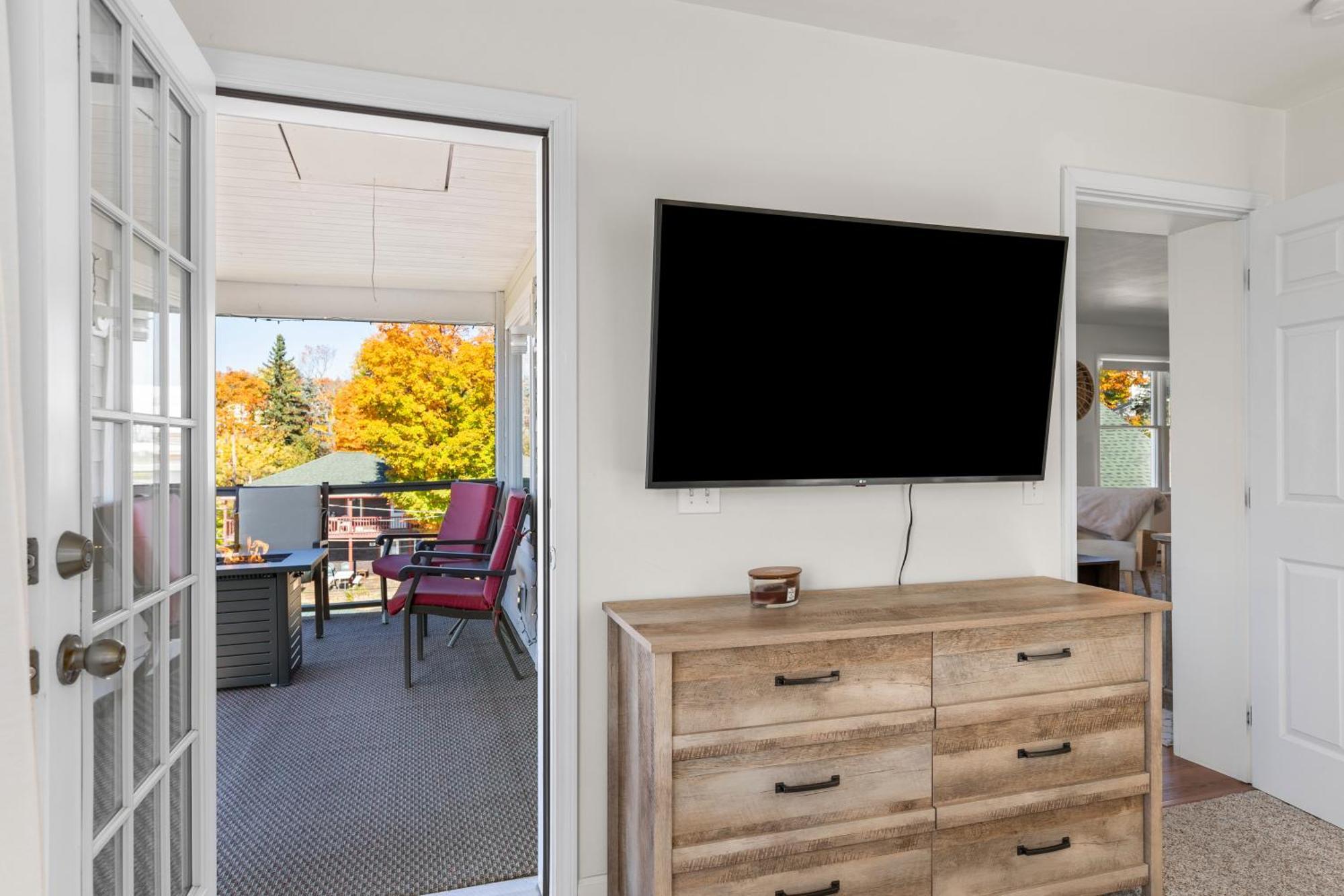 Central Lake Placid Mountain Views Extérieur photo