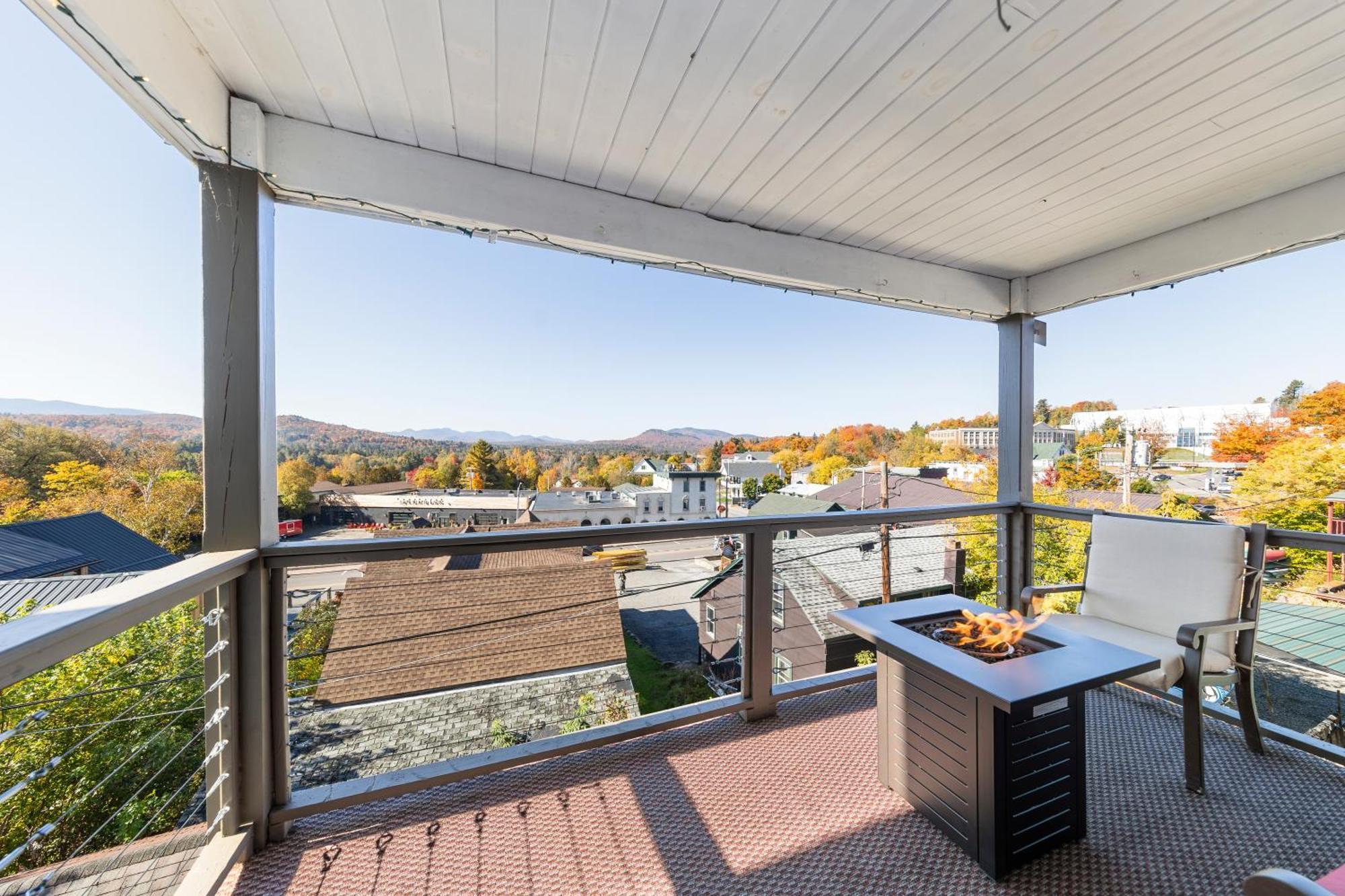 Central Lake Placid Mountain Views Extérieur photo